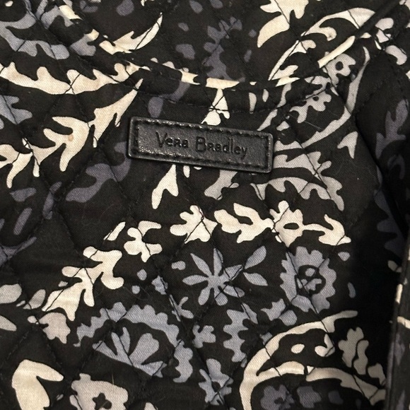 Vera Bradley Glenna Shoulder Bag in Paisley Noir. - Picture 3 of 4